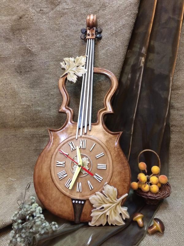 Часы скрипка
